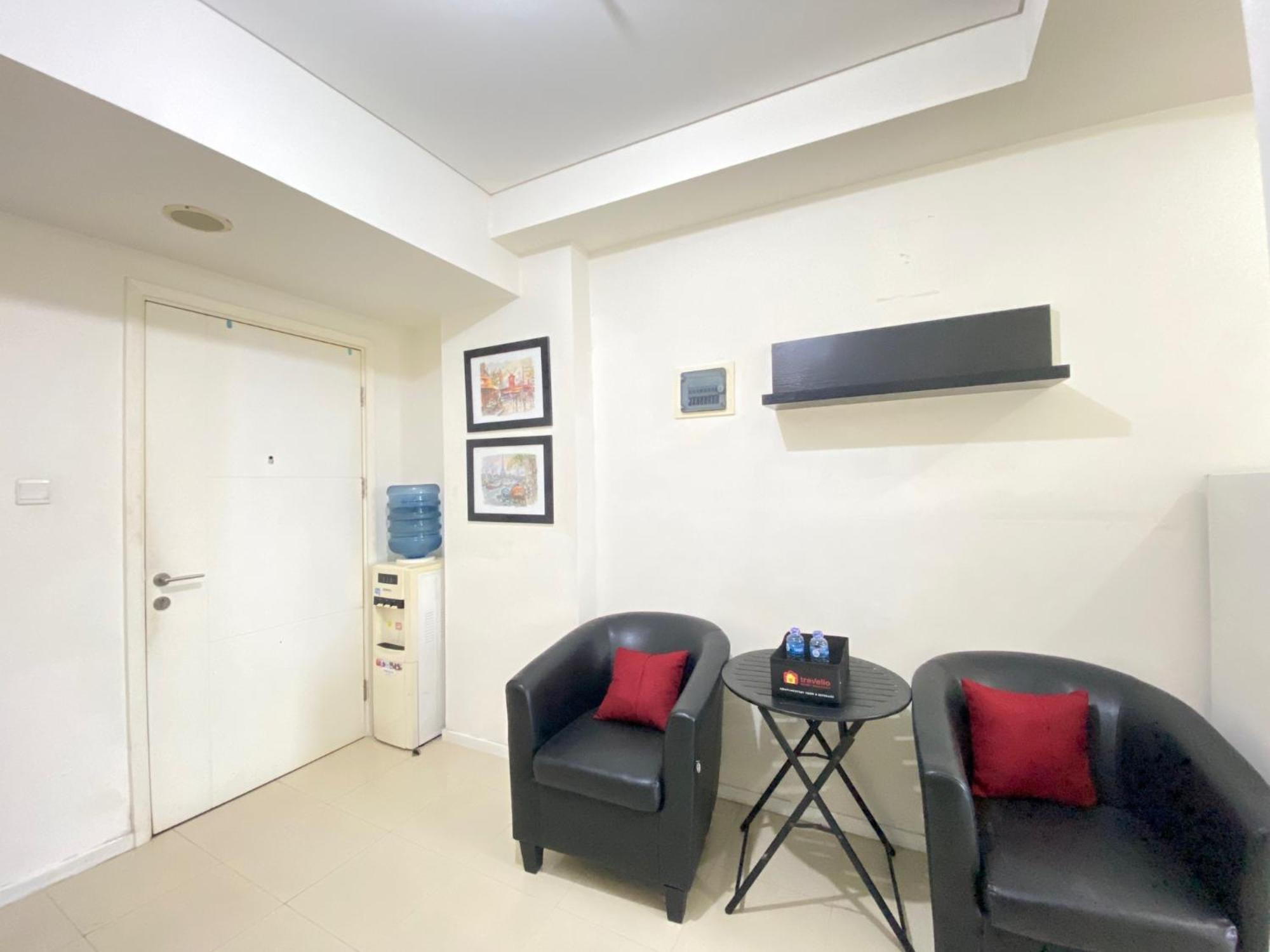 Relaxing 1br At Parahyangan Near Parahyangan By Travelio Apartemen *