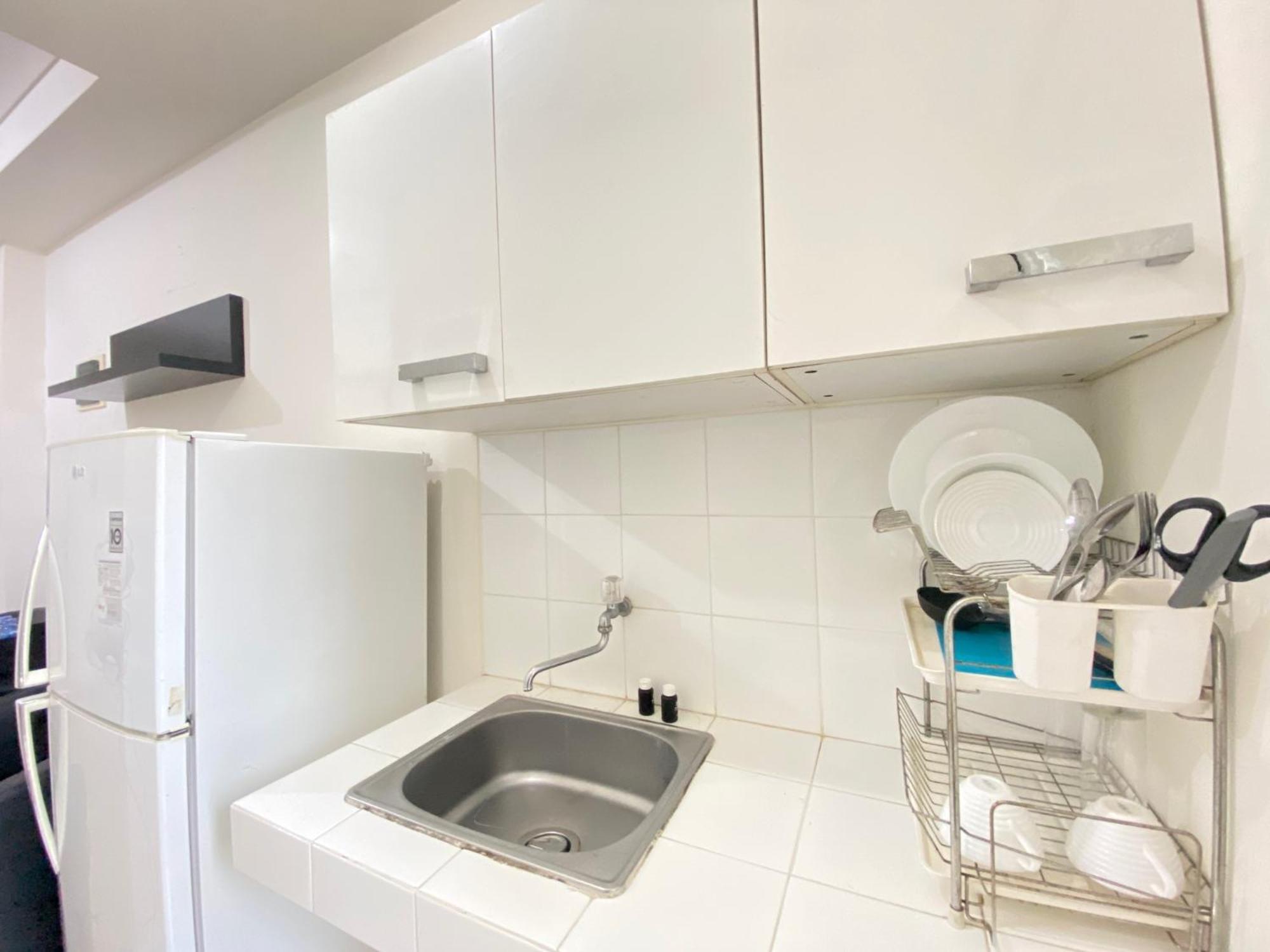 Relaxing 1br At Parahyangan Near Parahyangan By Travelio Apartemen *