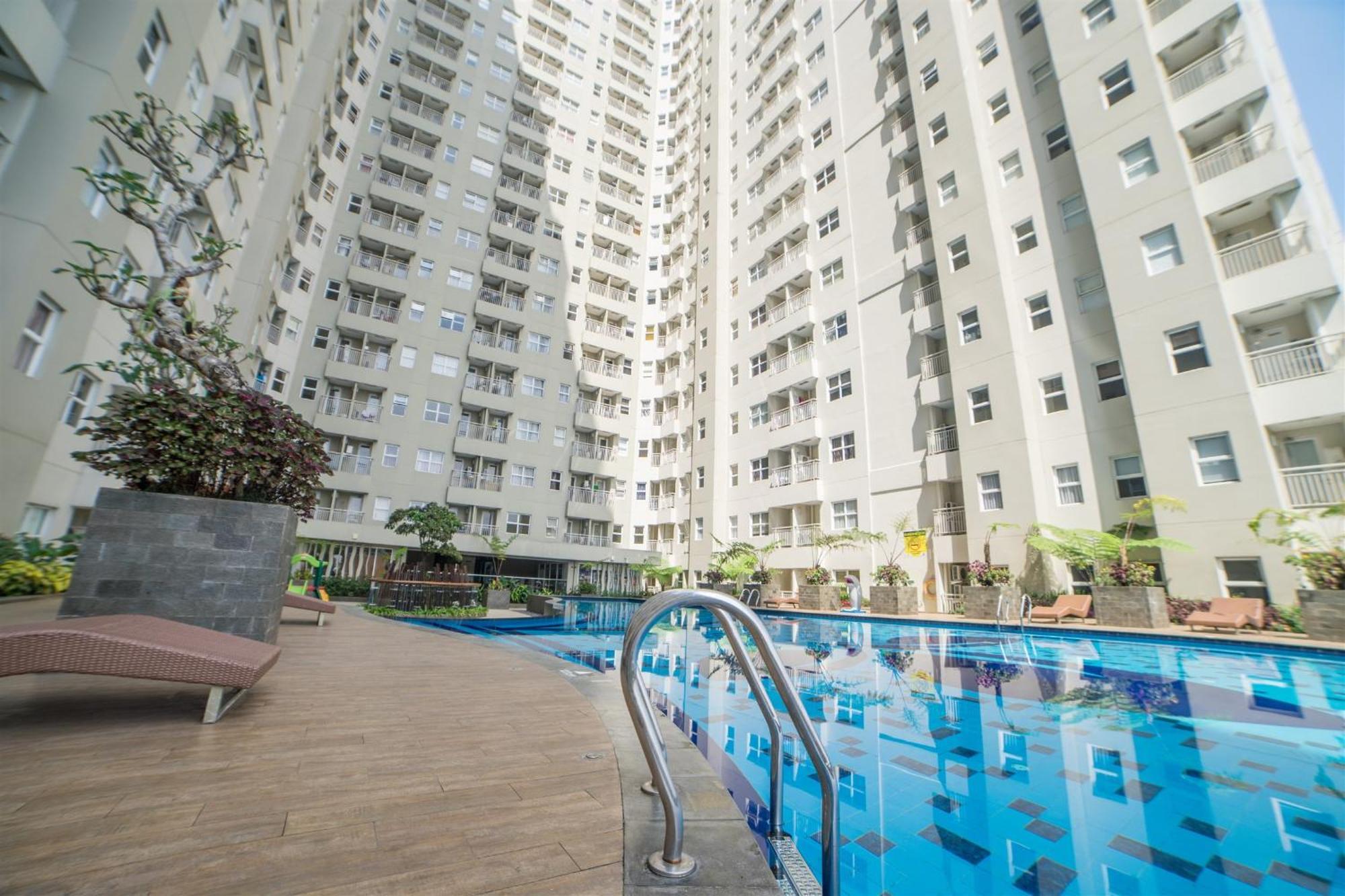 Relaxing 1br At Parahyangan Near Parahyangan By Travelio Apartemen *